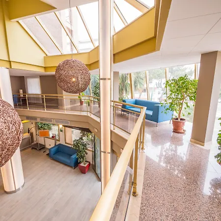 Golden Avenida Family 4* 4*