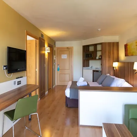 Golden Avenida Family 4*