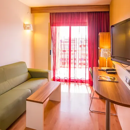 Golden Avenida Family 4*