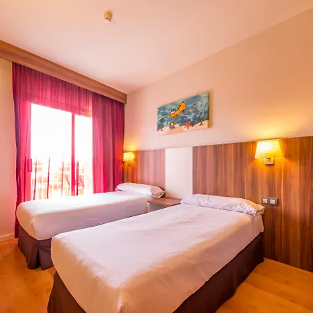 Golden Avenida Family 4*