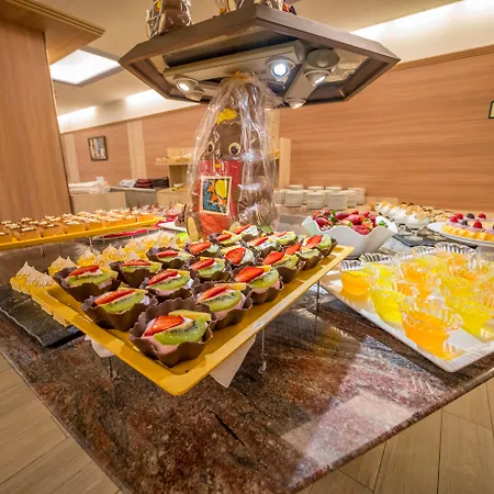 Golden Avenida Family 4* Otel Salou