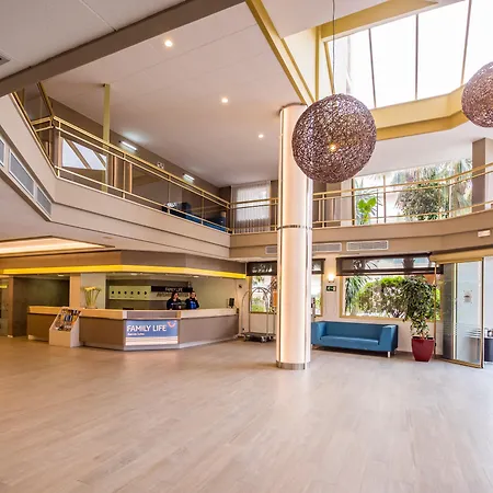 Otel Golden Avenida Family 4*