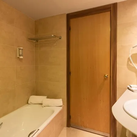 Golden Avenida Family 4* 4* Salou