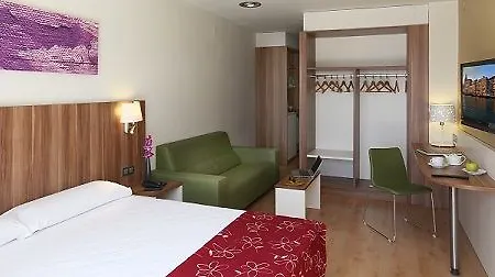 Golden Avenida Family 4*