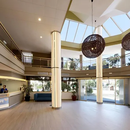 Golden Avenida Family 4* Otel